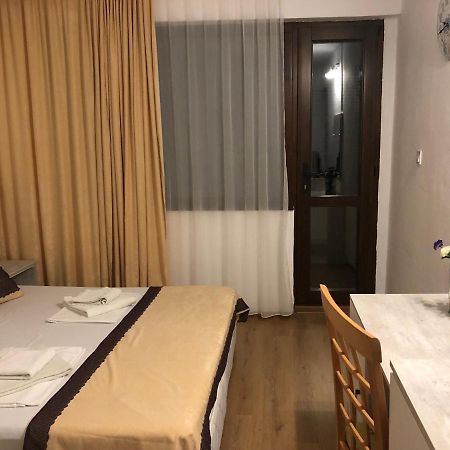 Guest Rooms Southern Nights Varvara  Exteriér fotografie