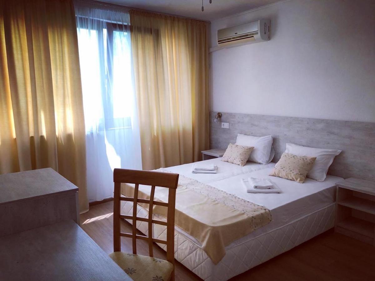 Guest Rooms Southern Nights Varvara  Exteriér fotografie
