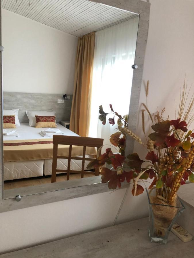 Guest Rooms Southern Nights Varvara  Exteriér fotografie