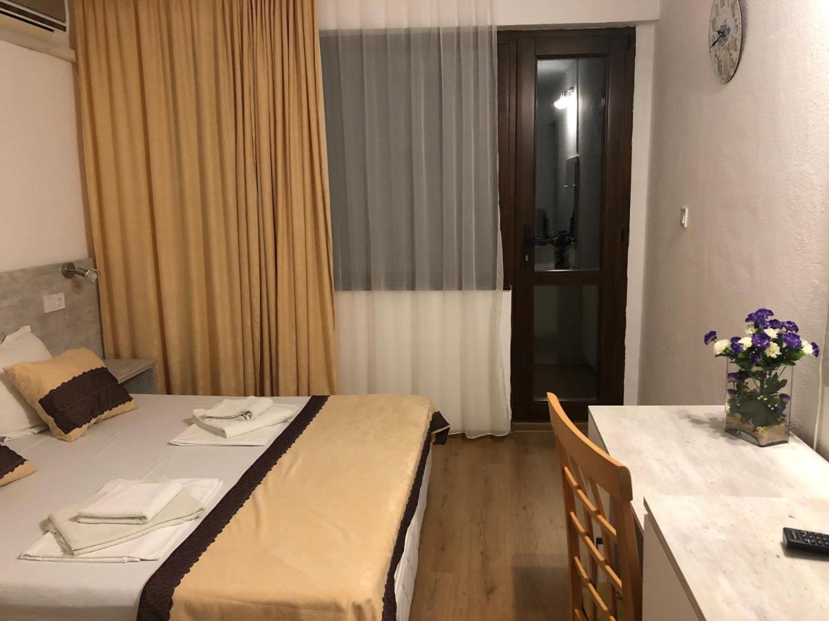 Guest Rooms Southern Nights Varvara  Exteriér fotografie