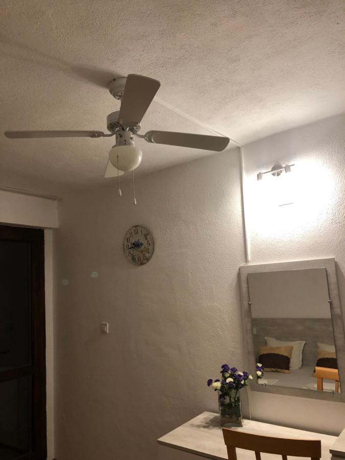 Guest Rooms Southern Nights Varvara  Exteriér fotografie