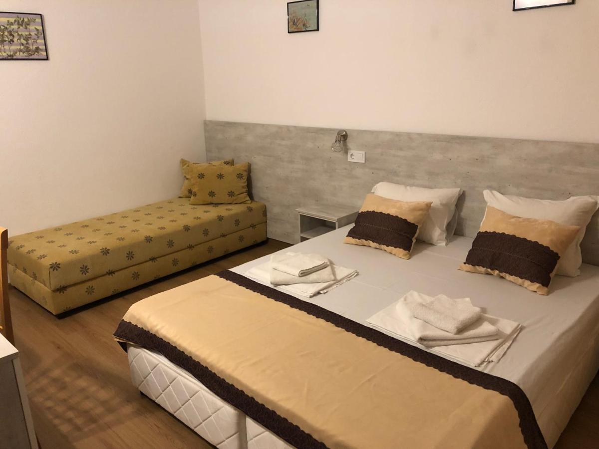 Guest Rooms Southern Nights Varvara  Exteriér fotografie